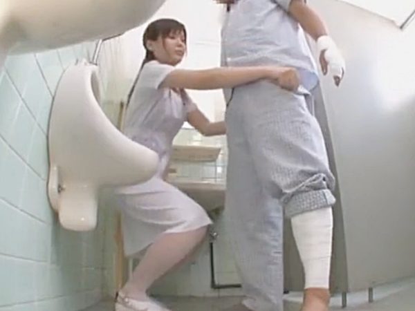 ◆病院・エロハプニング・トイレ介助｜オナサポ・性処理・ナース◆『失礼します』男性患者のズボンをさげる可愛い看護婦ですが